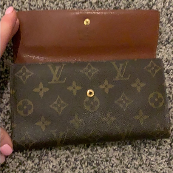 Louis Vuitton walllet - Picture 2 of 8